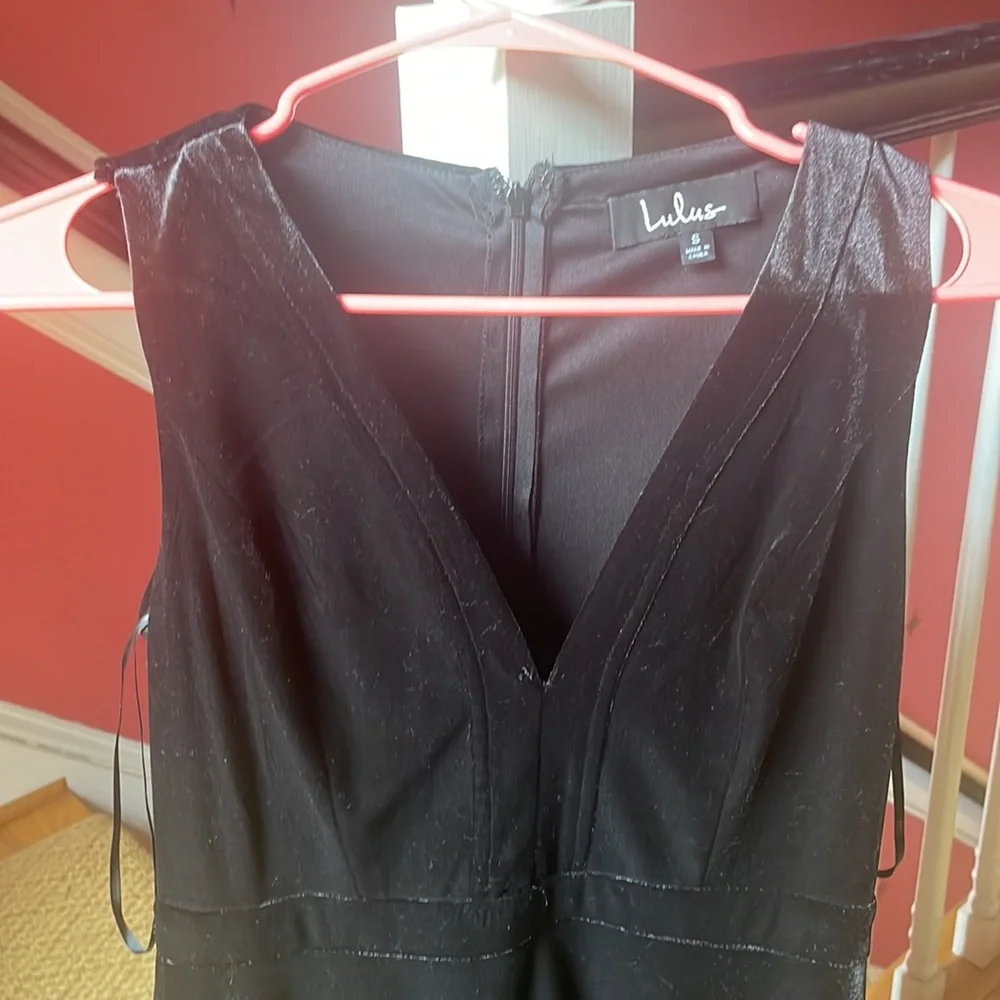 Lulu’s black velvet maxi, floor length dress. Size S - Picture 4 of 4